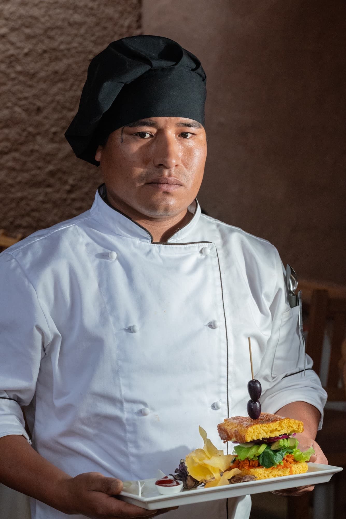 Chef preparando platos en Paacha