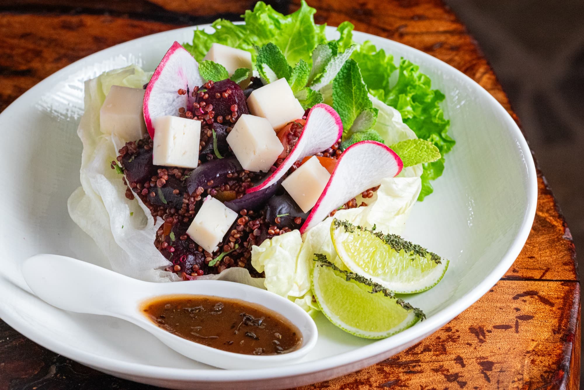 Ensalada fresca de temporada en Paacha